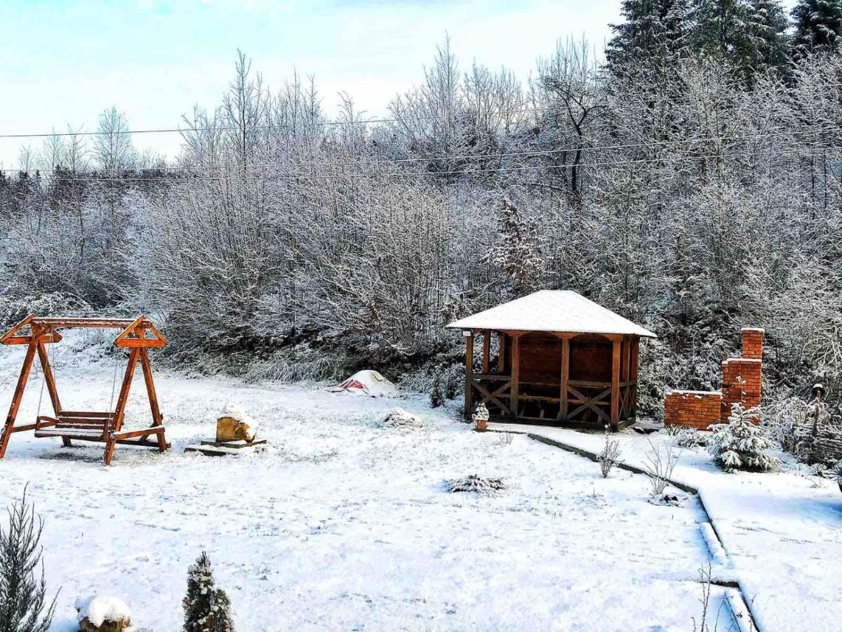 Villa Na Uzlissi Myhove Buitenkant foto